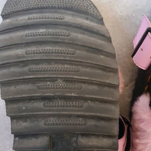 Dr Martens sandals with pink fur like new, size 37