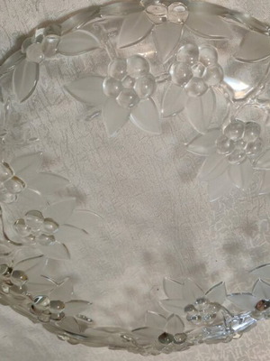 Glass embossed platter like new