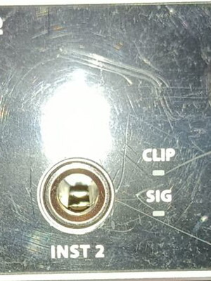 Behringer Uforia UM2 audio interface like new