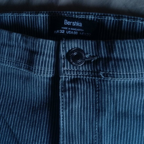 Striped jeans like new, elastic and fitted, size XXS 32 4