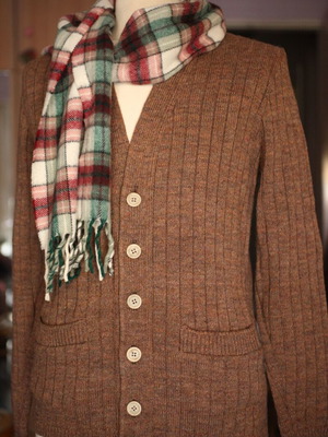 Σετ πλεκτής ζακέτας Savatex medium και tartan κασκόλ σαν καινούργιο