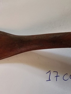 Ξυλόγλυπτο ξύλινο χλιάρι Βούρμπιανης του 19ου αιώνα, 17 εκ.