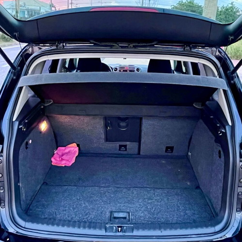 Volkswagen Tiguan 2011 μεταχειρισμένο, βενζίνη, χειροκίνητο, μαύρο SUV
