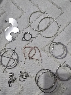 Set of 10 silver casual earrings like new