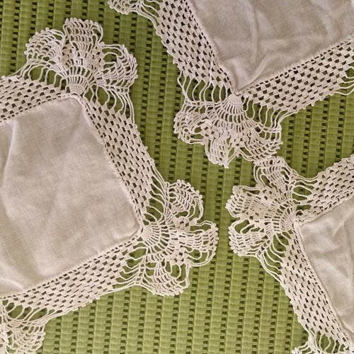 Vintage handmade crochet doilies set of 4, like new