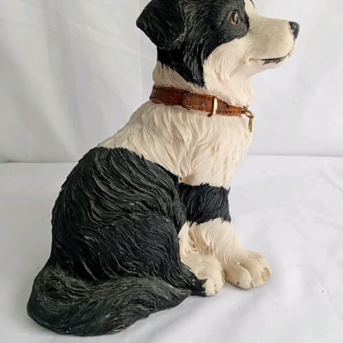 Decorative dog made of resin like new 13×13