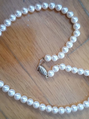 Fo pearl necklace, single strand, vintage style