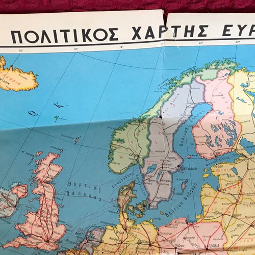 Europe maps and world map like new, set of 5 pieces