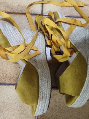 Suede platform sandals used, yellow, size 37