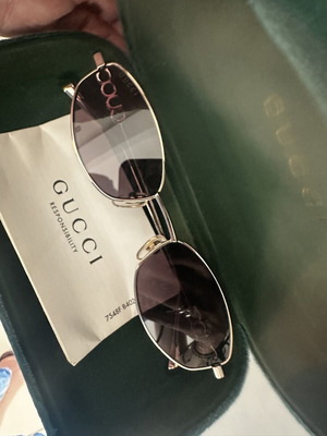 Gucci sunglasses like new, brown with silver, with case