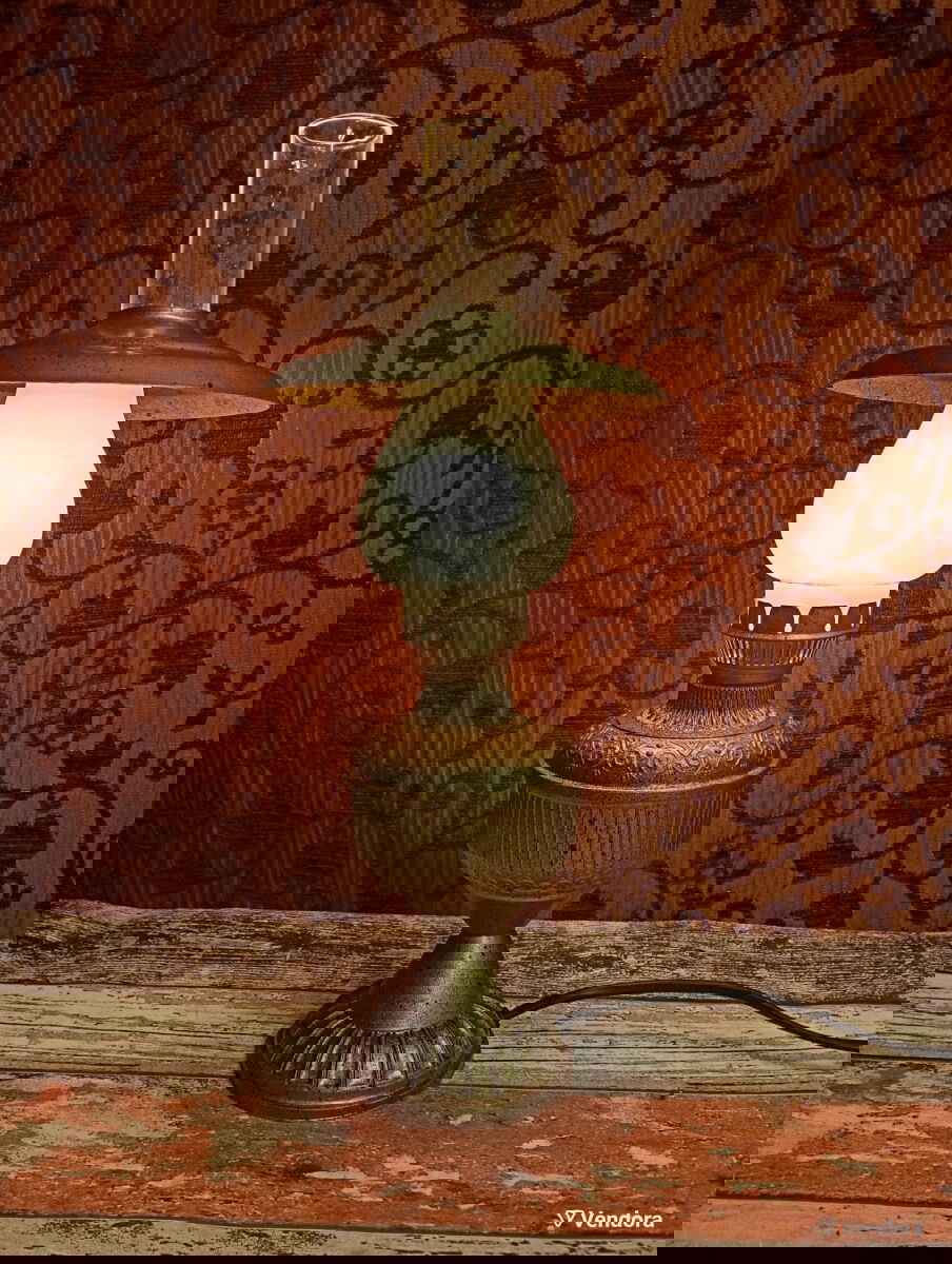 Παλιά λάμπα με σκιάδιο μεταχειρισμένη, πλήρης αποκατάσταση με γυαλί οπαλίνα