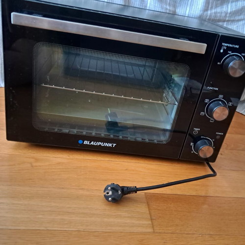 Blaupunkt EOM501 Electric Oven 50L with Convection, New