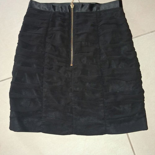 Black women's skirt with satin waist like new
