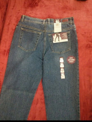 Blue women's jeans new with tags Gloria Vanberbilt