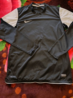 Nike Dri-FIT sports shirt size M like new