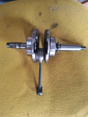 Crankshaft C50 - GLX 50 like new, genuine