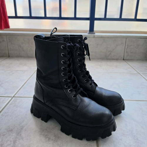Papanikolaou Shoes leather boots like new, black, size 39