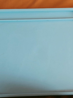 Tray with supports for breakfast used, plastic with iron supports