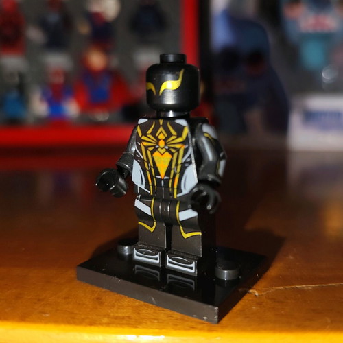 Spider-Man MK 2 like new with stand base