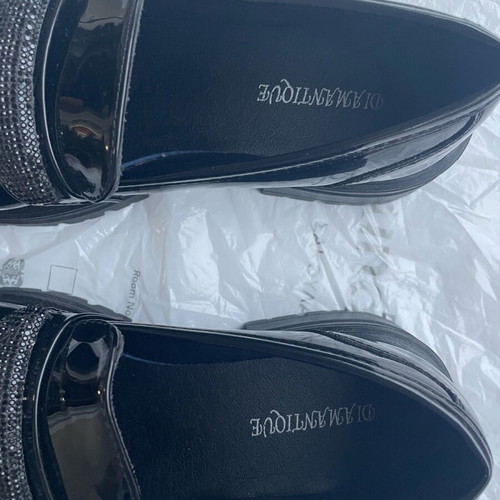 Loafers patent black treaded like new, size 38