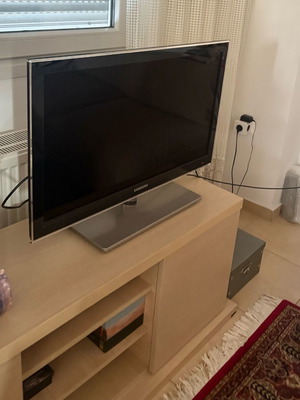 Телевизор Samsung UE32C6000RWXXH 32 инча като нов с дистанционно