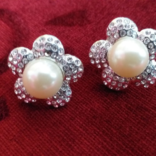 Earrings daisies with pearl and stones new