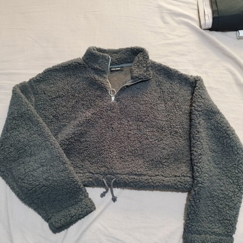 Winter fleece crop top sweater like new, fits up to XL