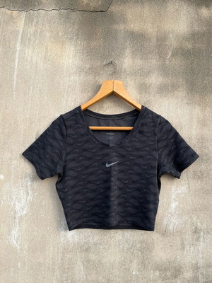 Nike crop top used, size M, black and grey