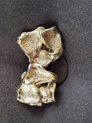 Clip earrings used, gold-colored