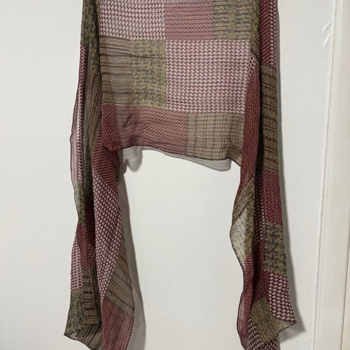 Silk scarf like new, multicolored with linear pattern