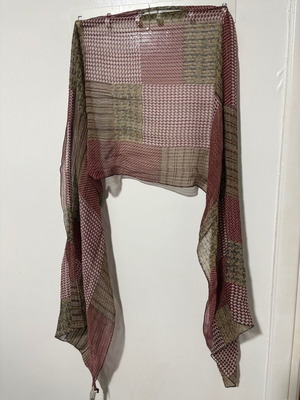Silk scarf like new, multicolored with linear pattern