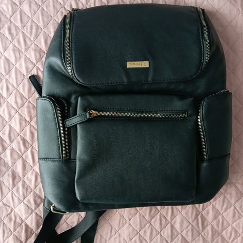 Backpack black Spiral like new with multiple external pockets