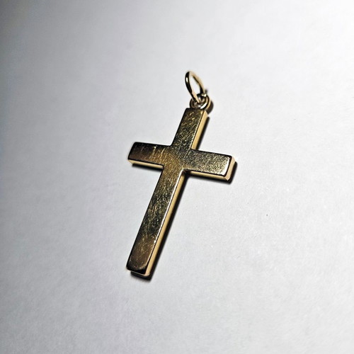 Gold cross 18K used, 6.29g, size 3.7x2cm