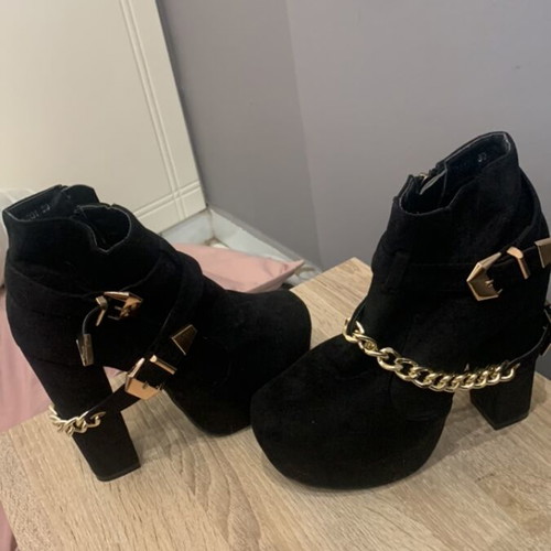 Suede ankle boots size 39 like new with gold details