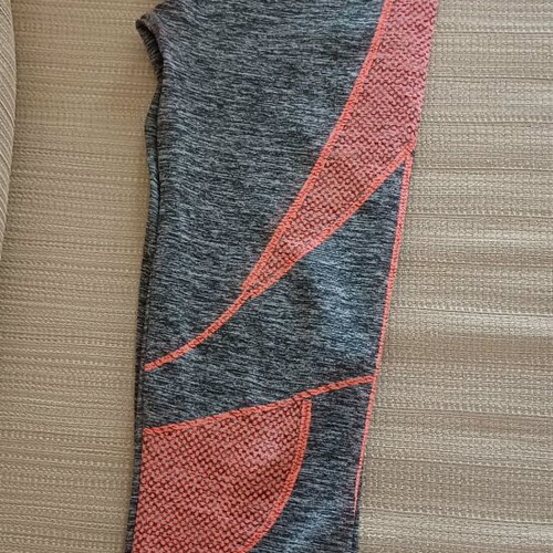 Women's sports tops set with capri leggings used, size S/M