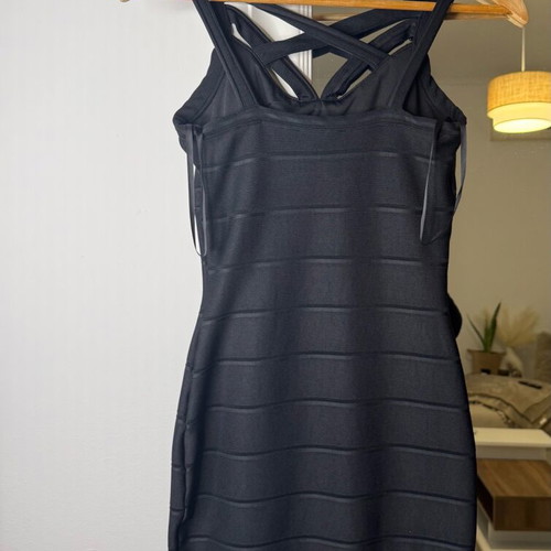 Atmosphere black dress used, fitted with bust designs XS