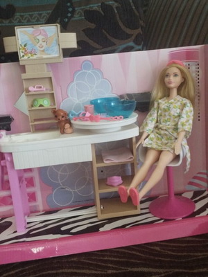 Barbie wellness set with doll, furniture and accessories, Mattel