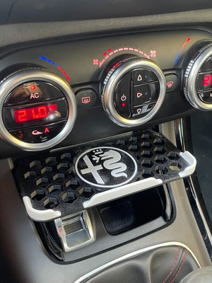Βάση κινητού για Alfa Romeo Giulietta καινούργια 3D printed για κεντρική κονσόλα