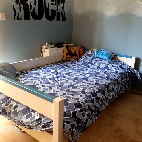Kids' semi-double bunk bed - castle design