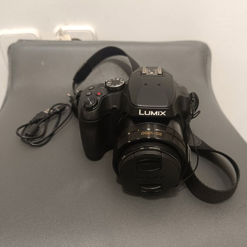 Lumix DC-FZ82 Bridge Camera like new with accessories