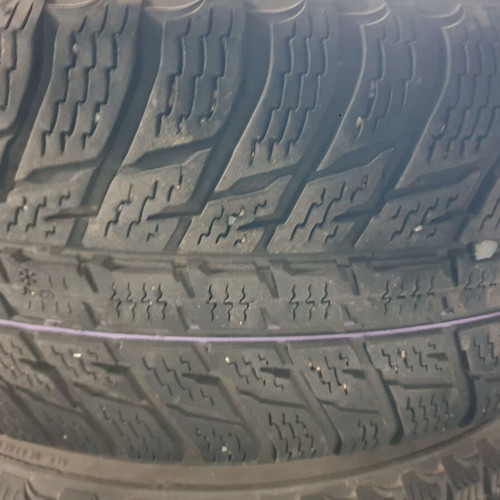 Nokian winter tire 225/65R17