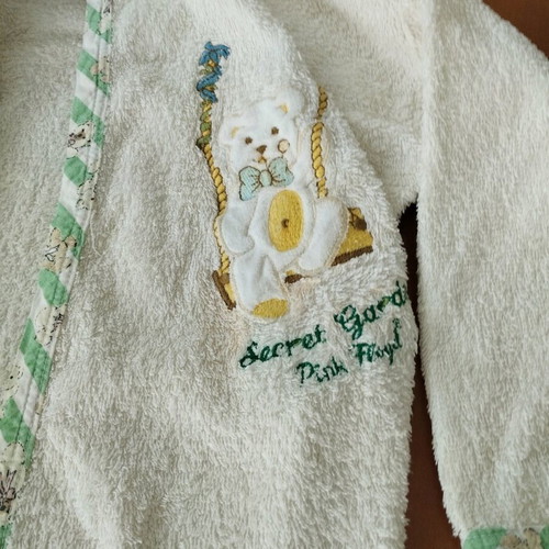 Pink Floyd Kids Bathrobe like new, size 4, 100% cotton beige-ecru