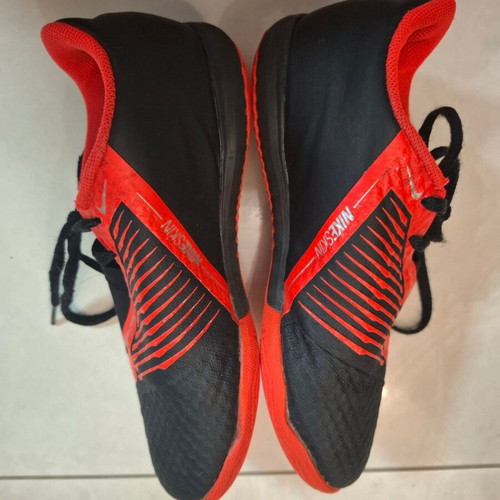 Nike Phantom Venom football shoes size 33