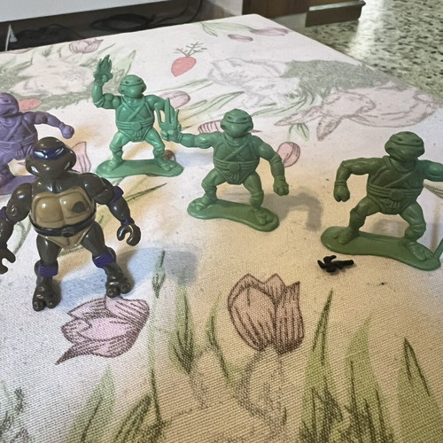 Old plastic Teenage Mutant Ninja Turtles figures