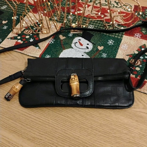 Makgio women's shoulder bag like new