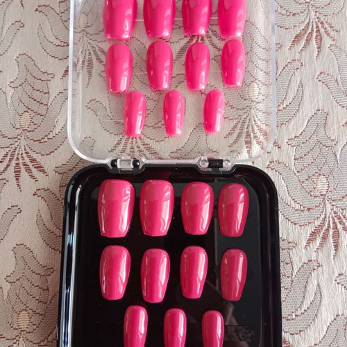 Press On Nails new, set of 22 with installation materials