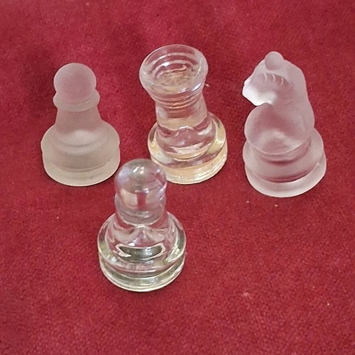 Jonny glass chessboard like new with glass pieces
