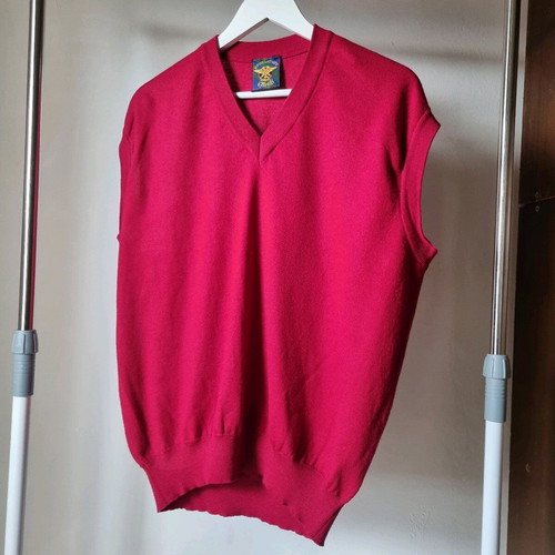 Wool Vest like new, red, size M/L, made in Italy