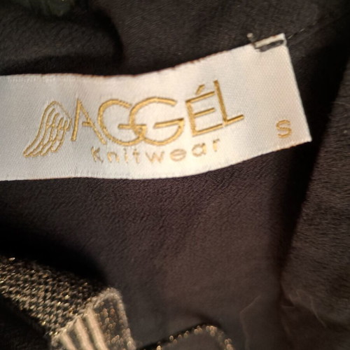 Aggel Knitwear sleeveless blouse with gold and silver embroidery