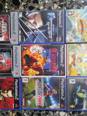 PlayStation 2 cases like new, without CDs, with covers